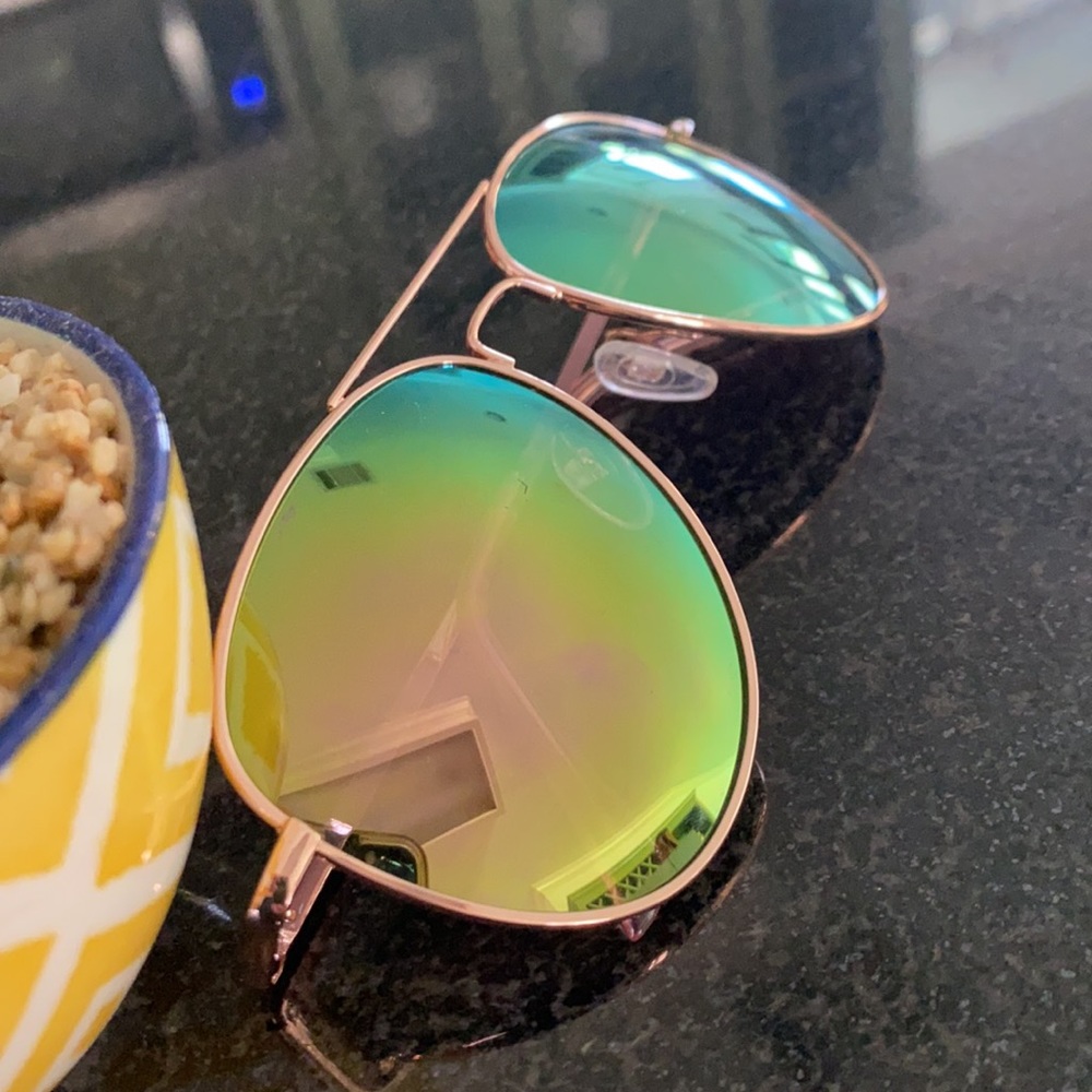 Mirrored aviators. Excellent condition. - Picture 2 of 5